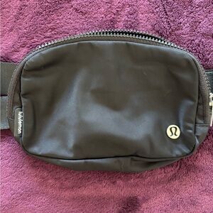 Lululemon everywhere belt bag 1L